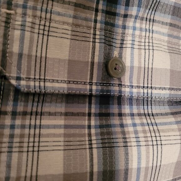 Croft & Barrow quick dry short sleeve‎ botton up shirt - Picture 5 of 5